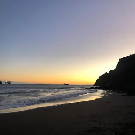 Pequeno Paraiso Frente Al Mar Playa Chica サンタクルスデテネリフェ