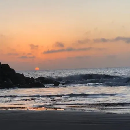 Pequeno Paraiso Frente Al Mar Playa Chica 아파트 *